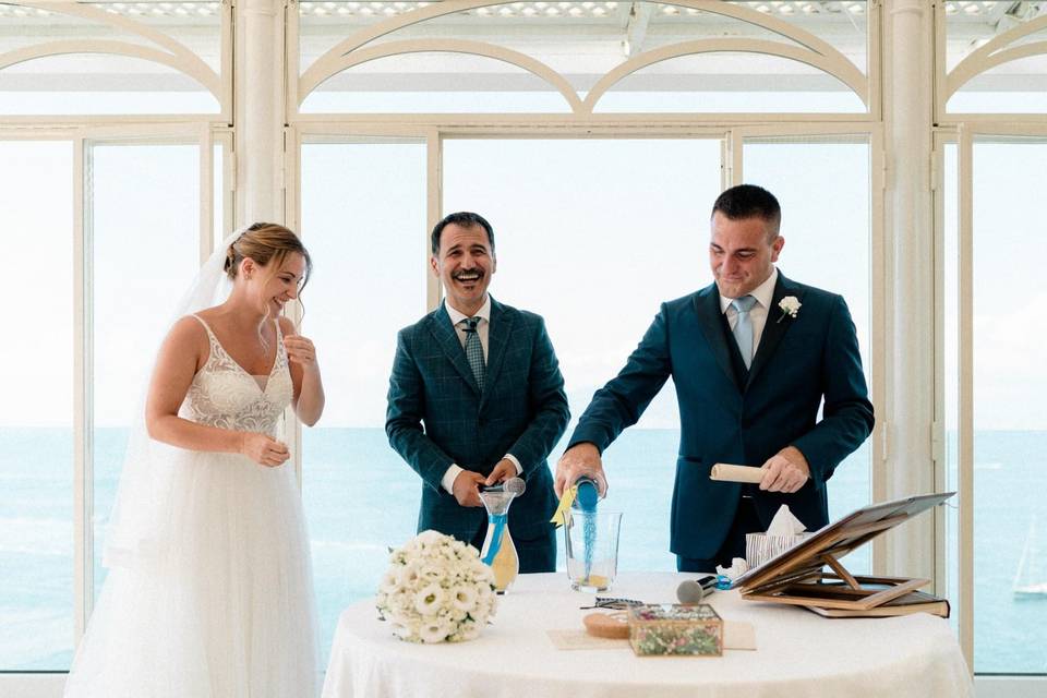 Una terrazza sul mare