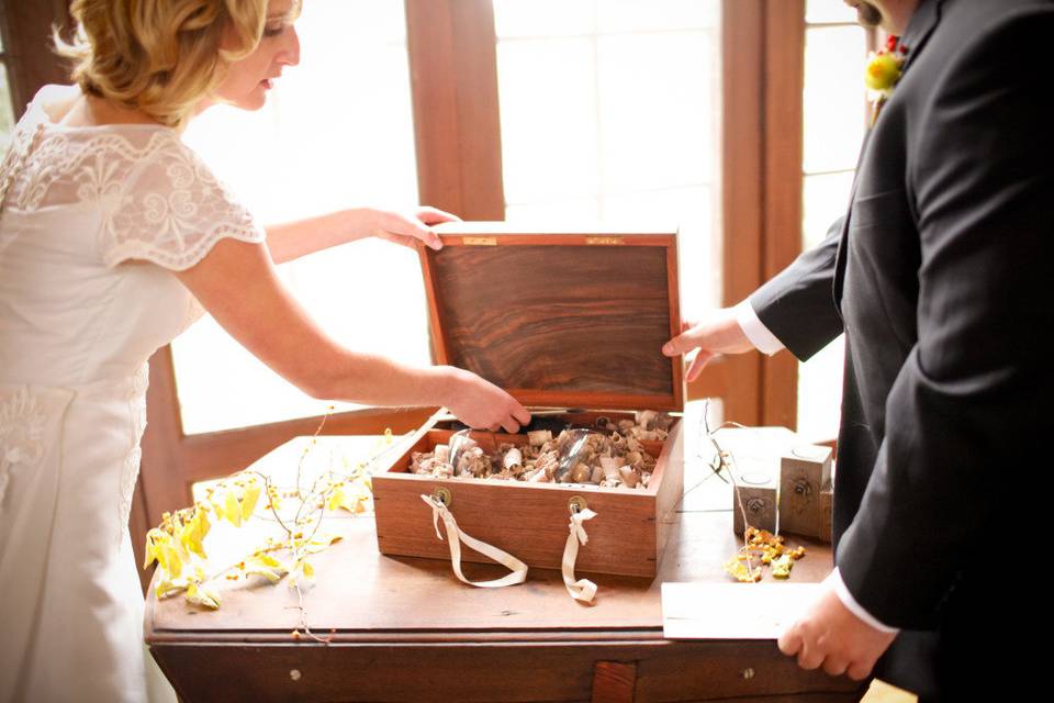 Love letters wine box ceremony