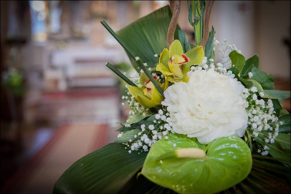 Wedding flower arrangement