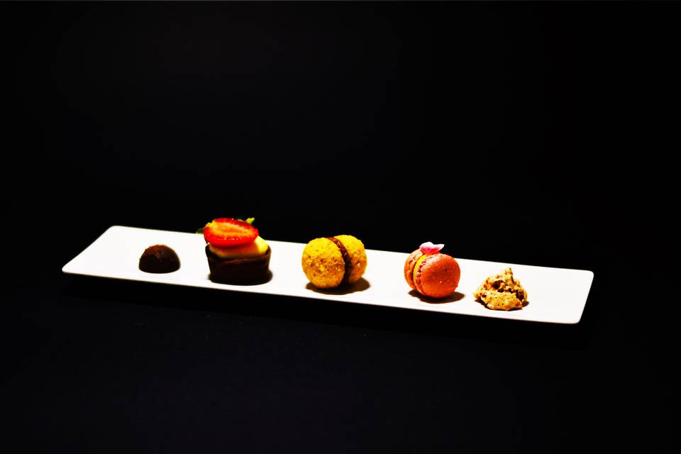 Petit four