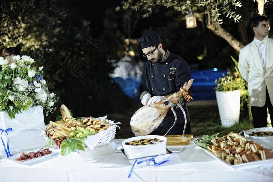 Il taglio del tonno crudo