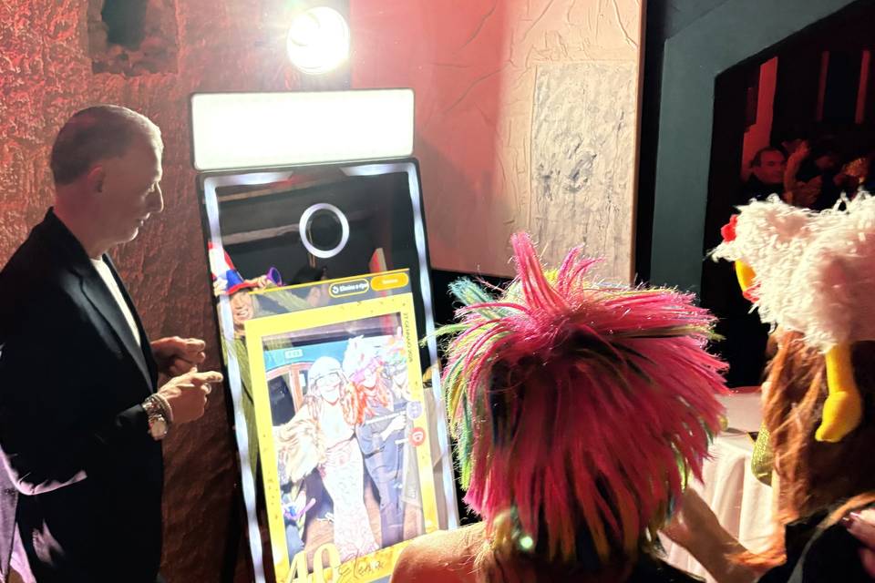 Party mirror 2026