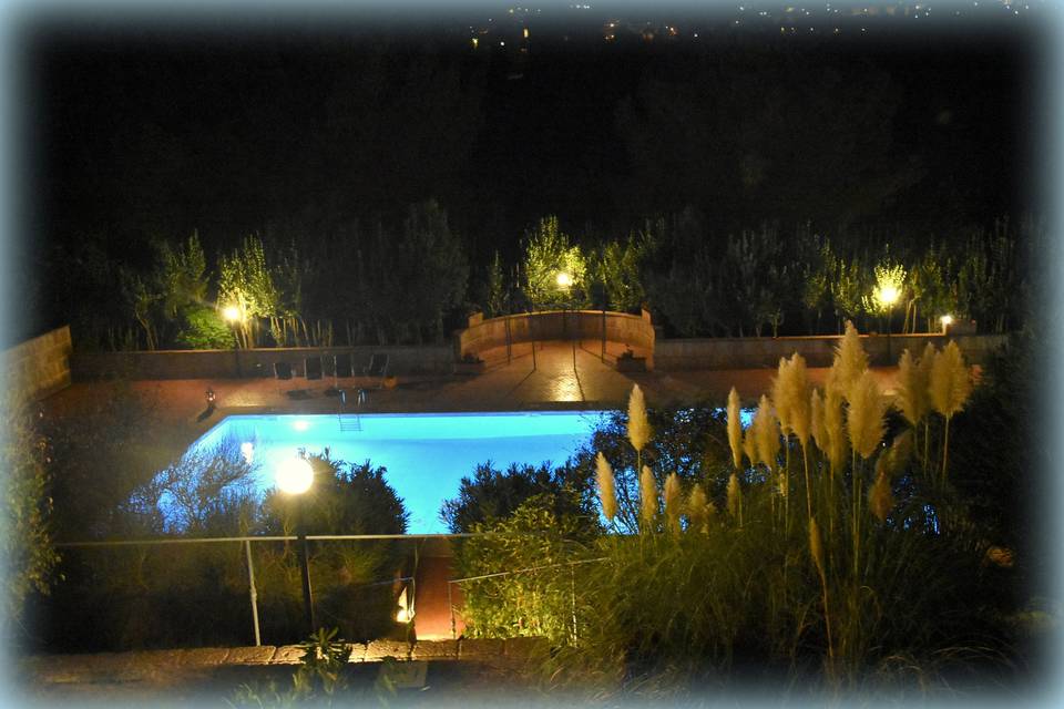 Piscina illuminata