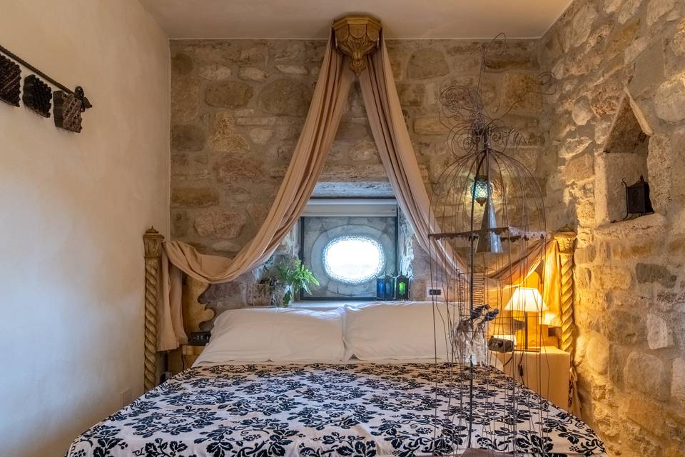 LA ROMANTICA