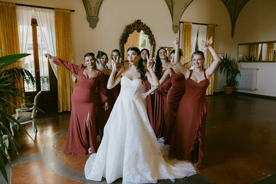 Sposa e damigelle in Toscana