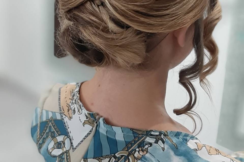 Chignon lavorato con onde che