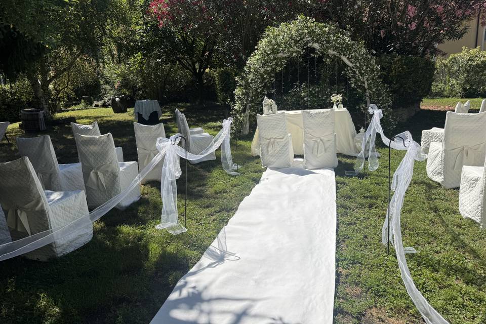 Cerimonia in giardino
