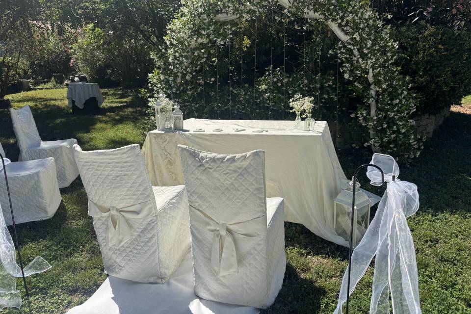 Cerimonia in giardino