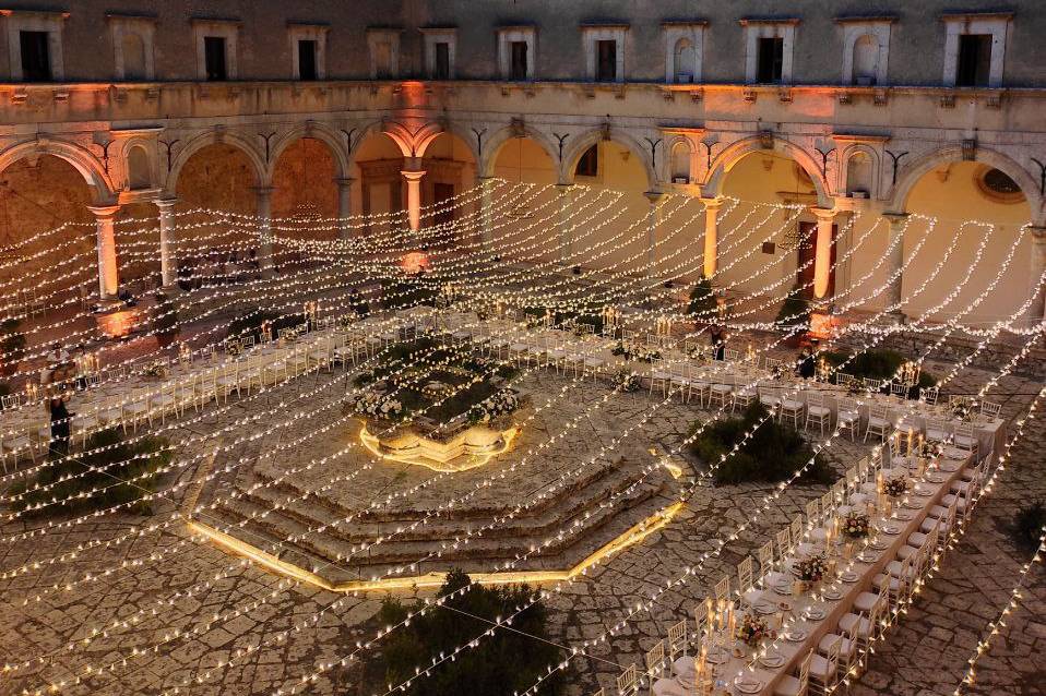 Chiostro con tetto luci