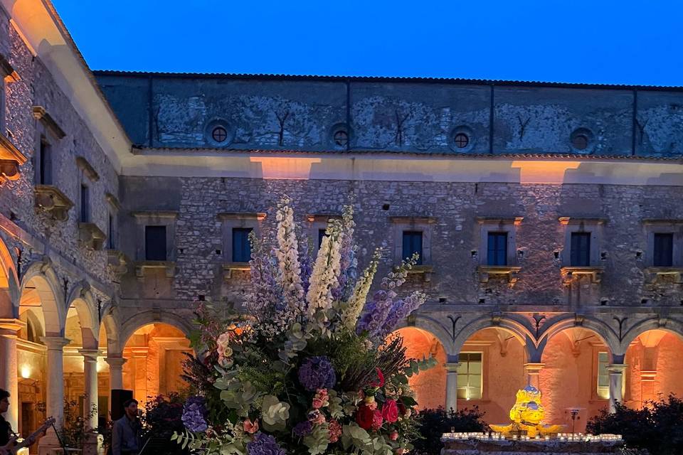 Buffet elegante nel chiostro