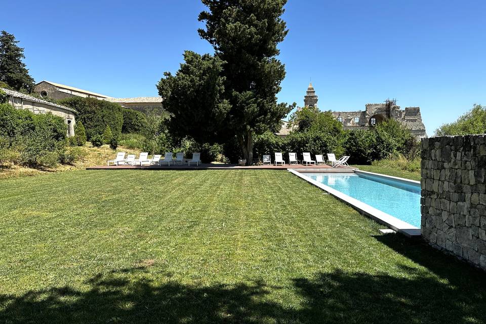 Zona solarium + piscina