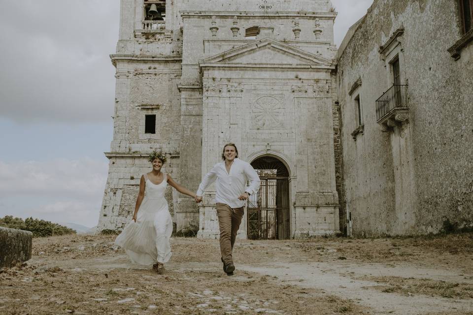 Chiesa dell'Abbazia + sposi