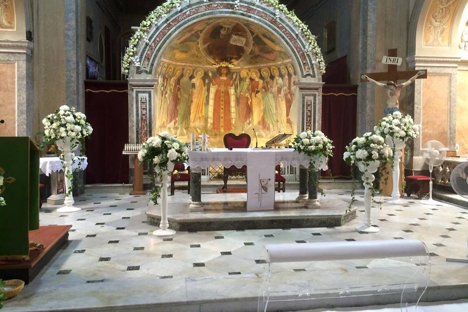 Allestimento total white altar