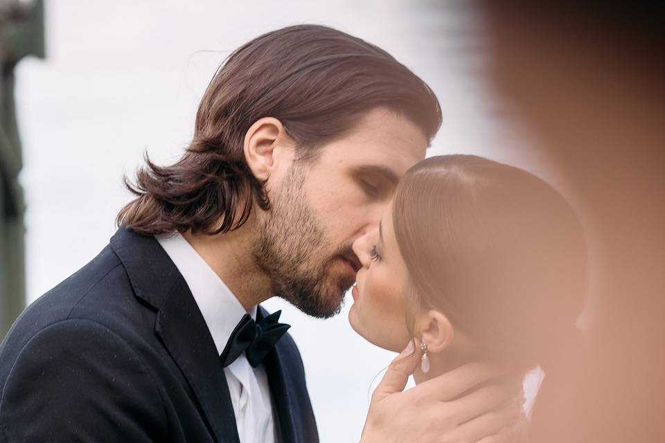 Kiss love