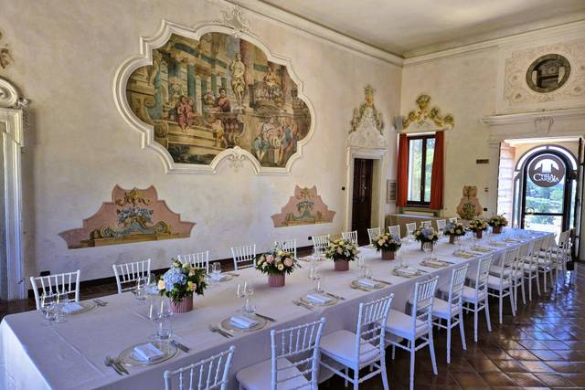 Allestimento tavolo imperiale