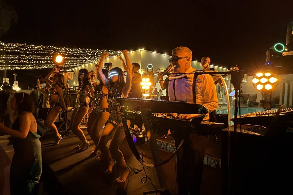 Street sound show