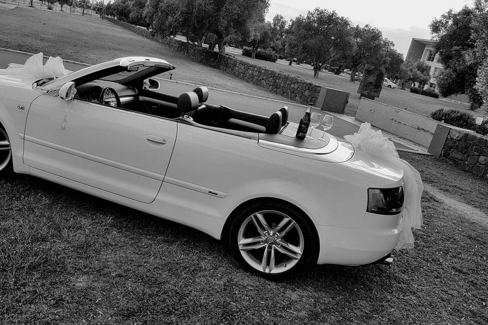 Audi cabrio wedding car