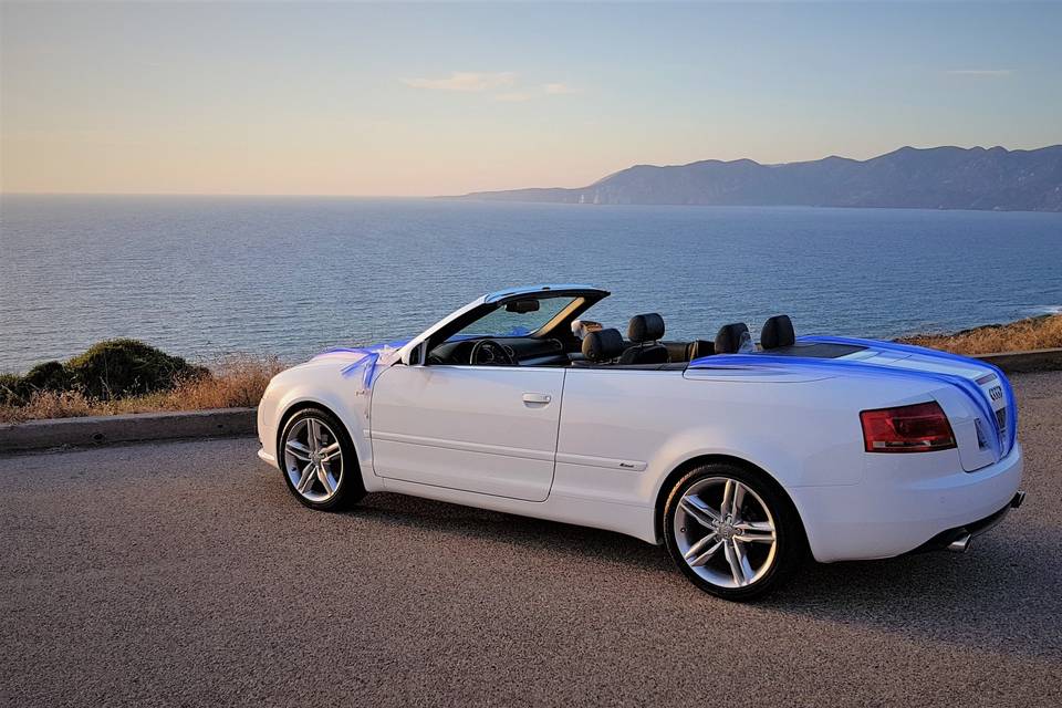 Audi cabrio wedding car