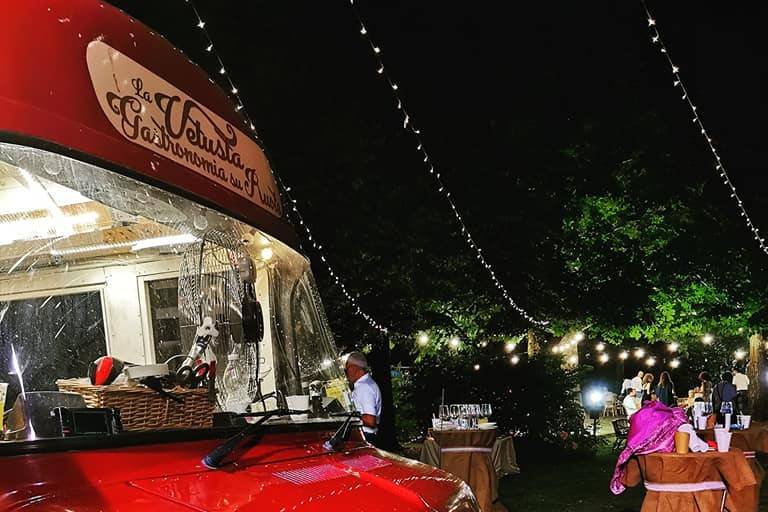 Matrimonio vintage street food