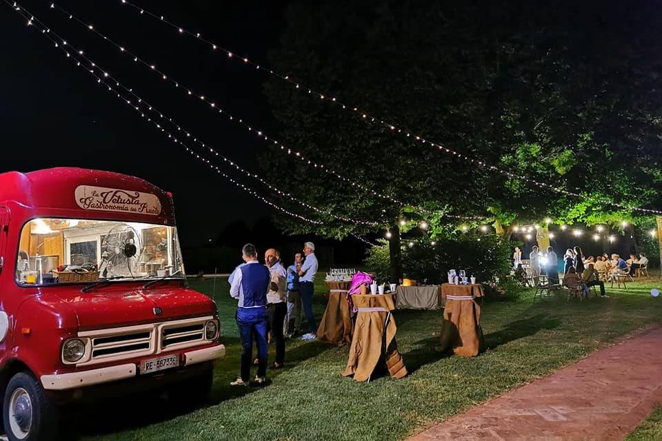 Vintage street food wedding