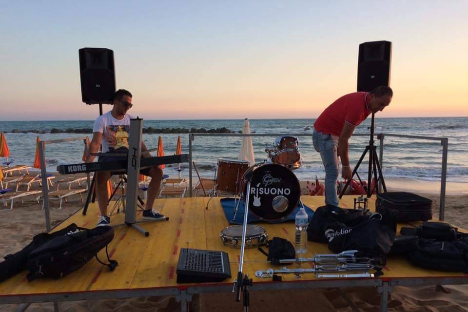 Pronti per live in spiaggia