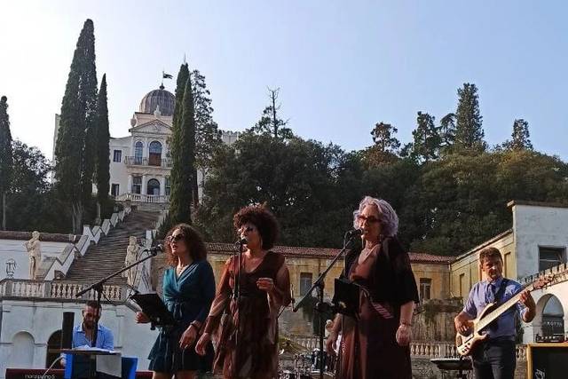 Bolla sisters