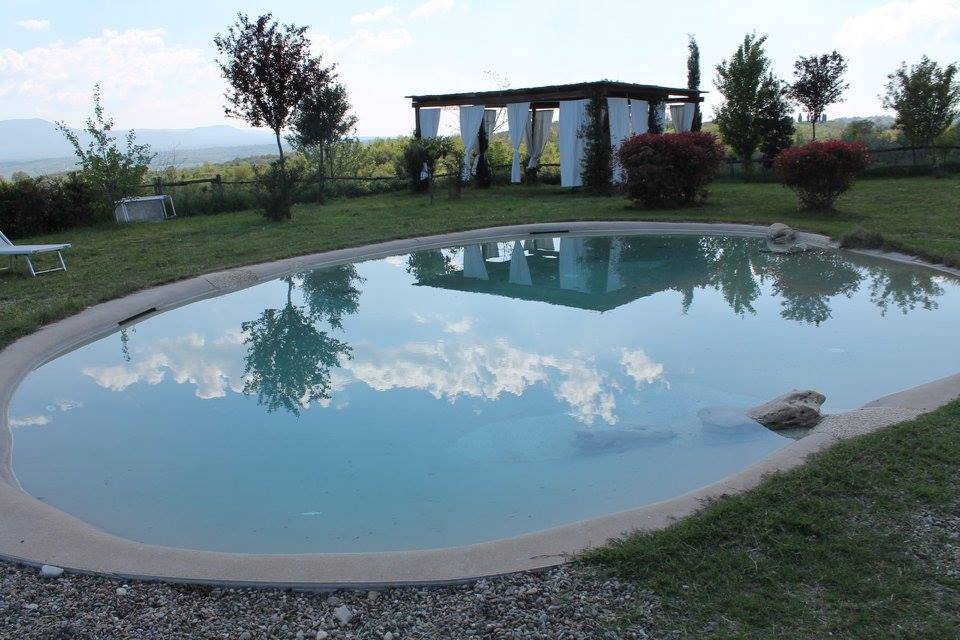 Piscina al tramonto