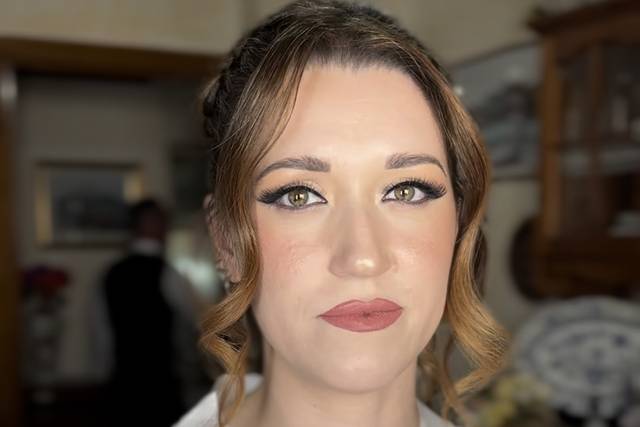 Bridal make-up