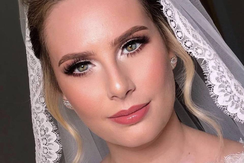 Bridal make-up