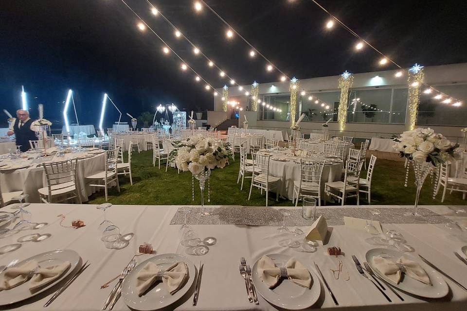 Esterno White Hall
