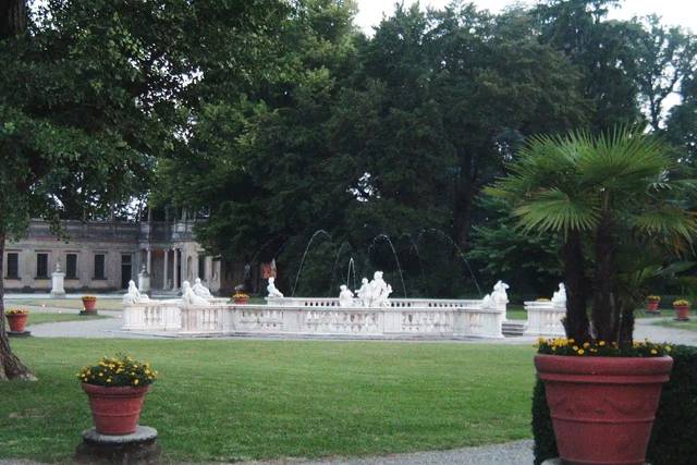 Fontana Villa Storica