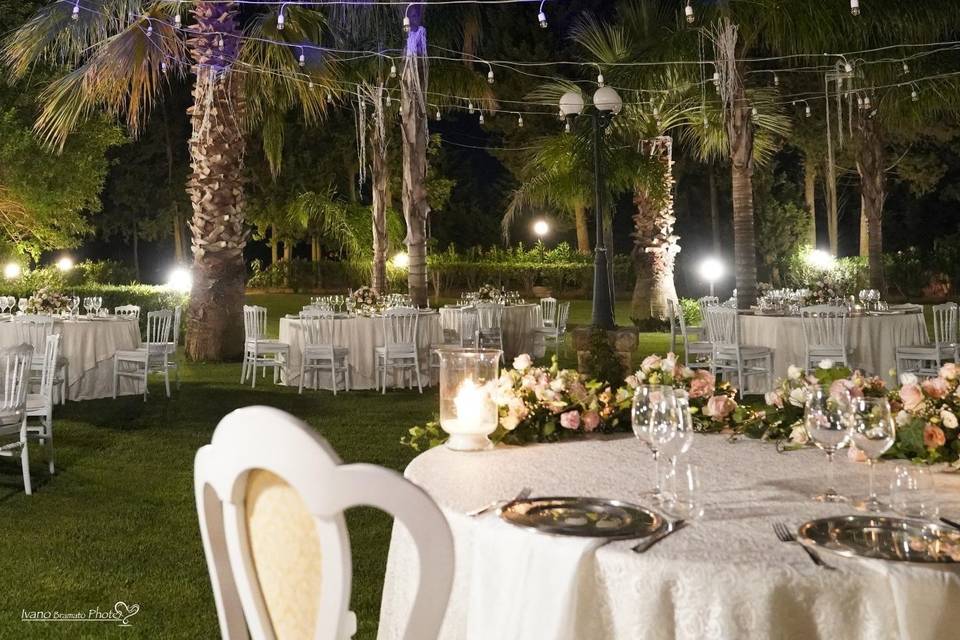 Cena nel magico giardino