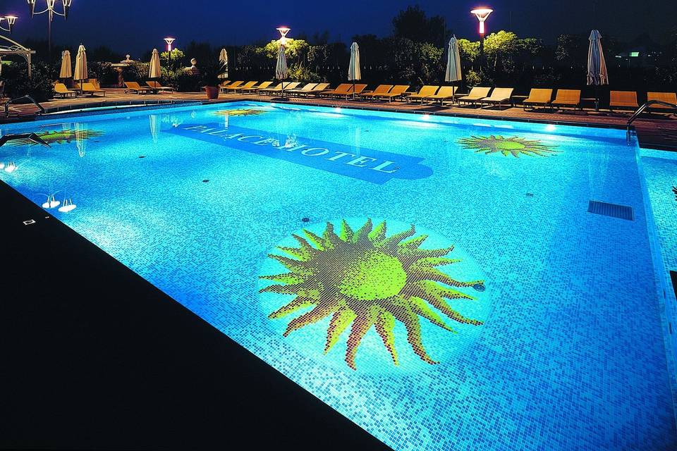 Piscina di notte