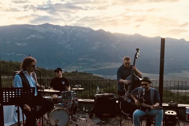 Live music - Lukas Insam Trio