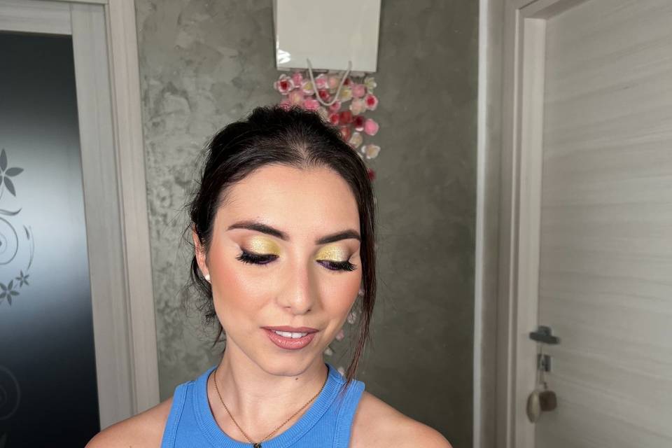 Green make up