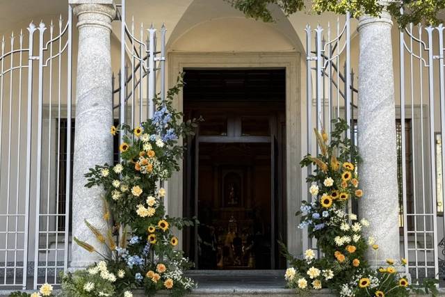 Esterno chiesa con ramage asim