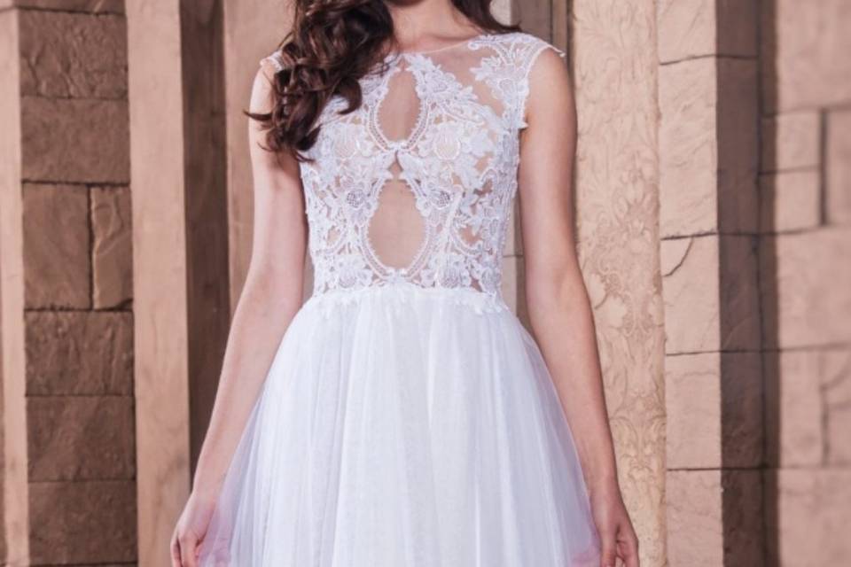 Abito da sposa leggero con pizzo