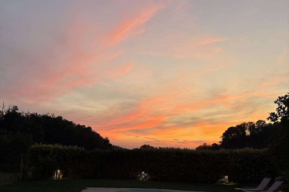 Piscina al tramonto