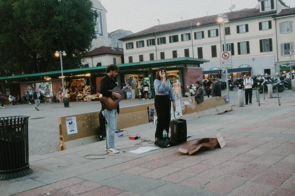 Busking a Milano
