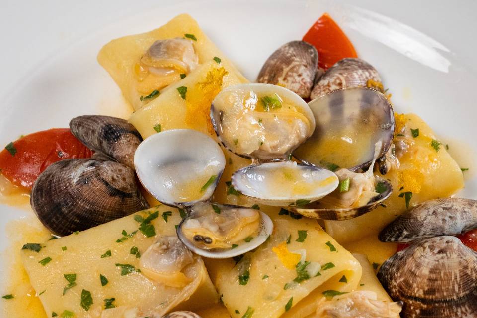 Paccheri vongole e fiori zucca