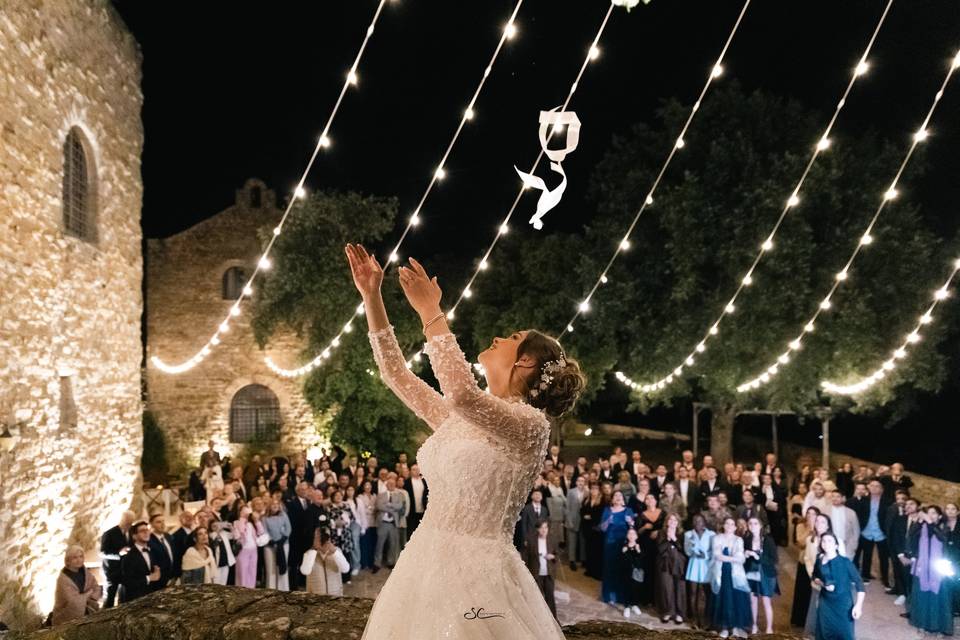 Lancio del bouquet della sposa