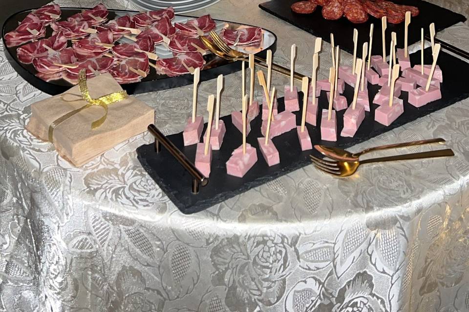 Aperitivo nelle grotte