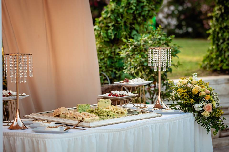 Buffet in giardino
