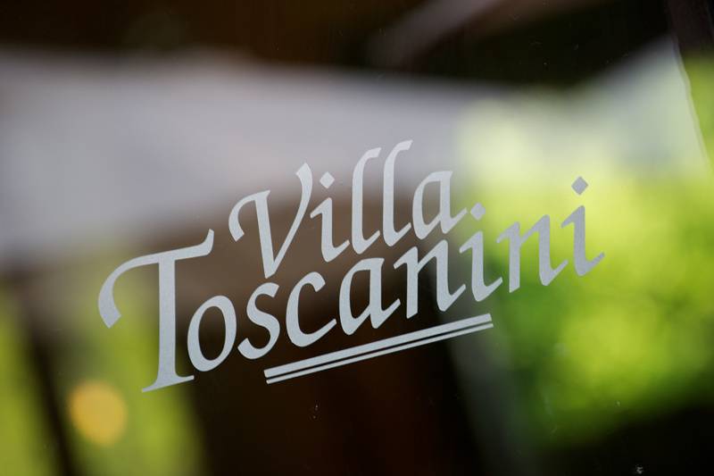 Logo villa toscanini