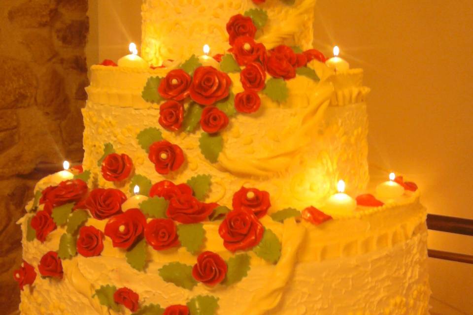 Wedding cake rose e candele