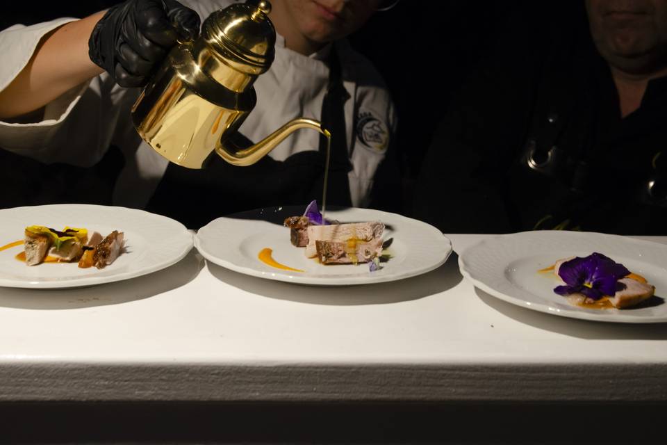 SHOW COOKING