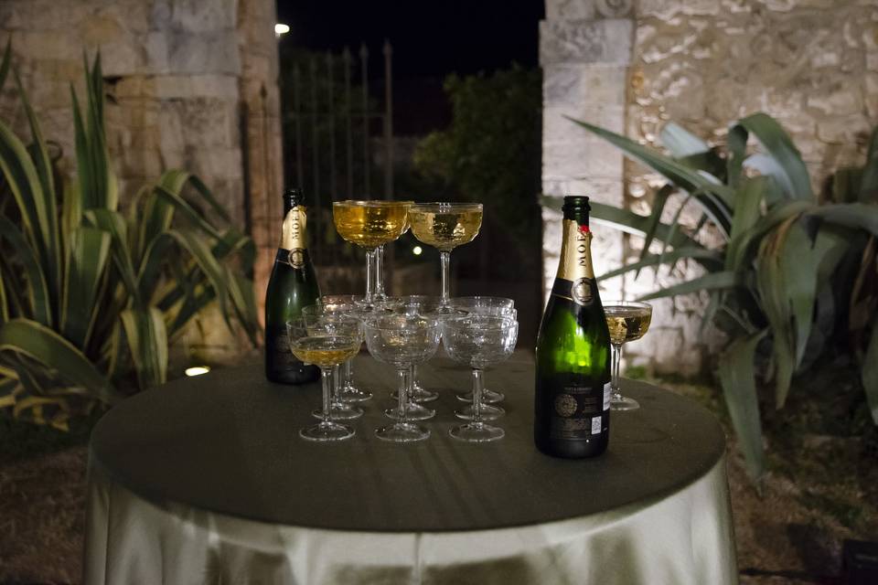 CHAMPAGNE TOWER