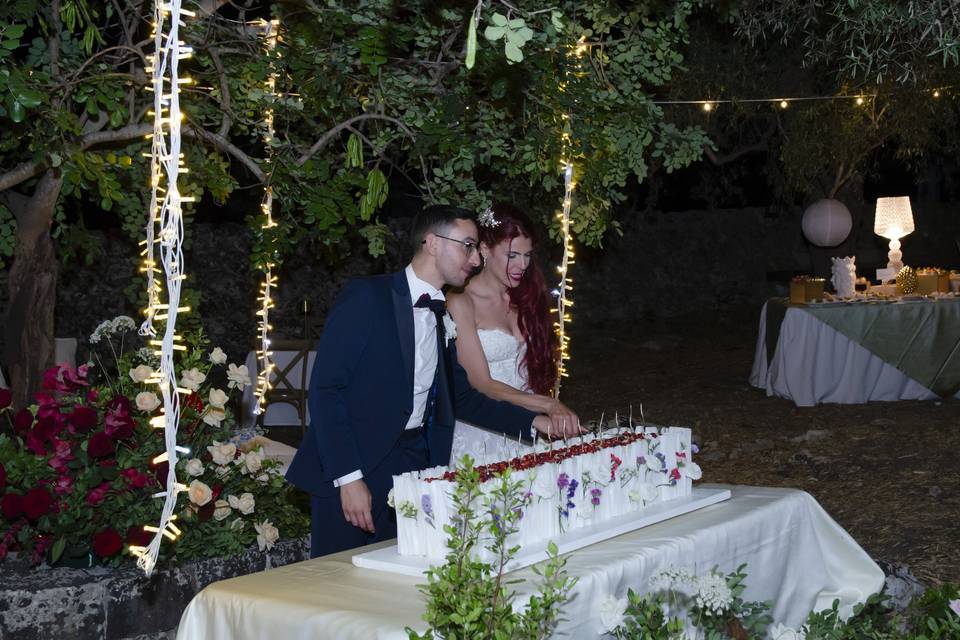 WEDDING CAKE