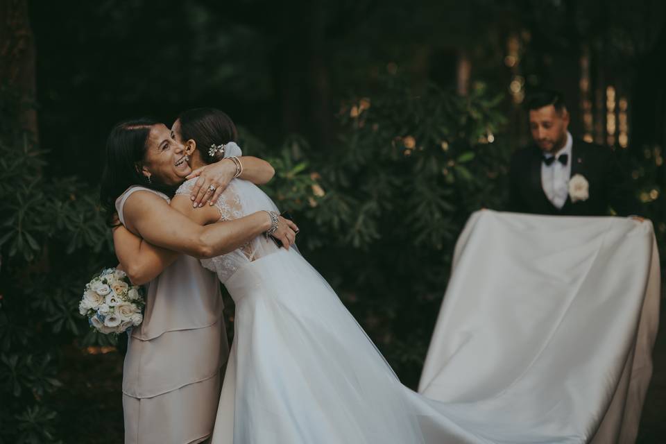 Sposa-abbraccio