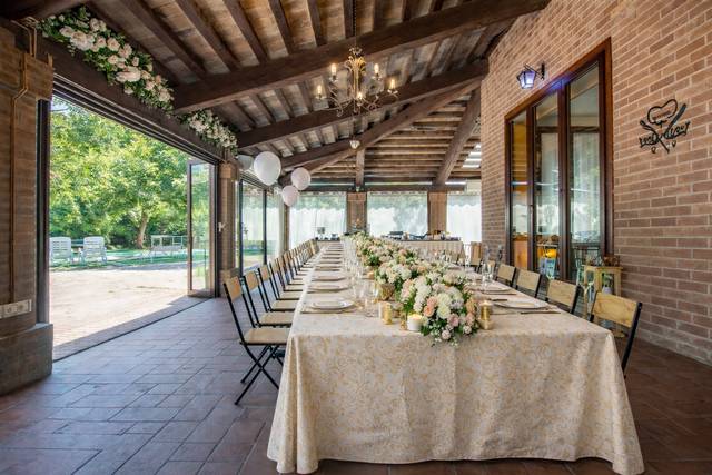 Tavolata da 25 persone in sala